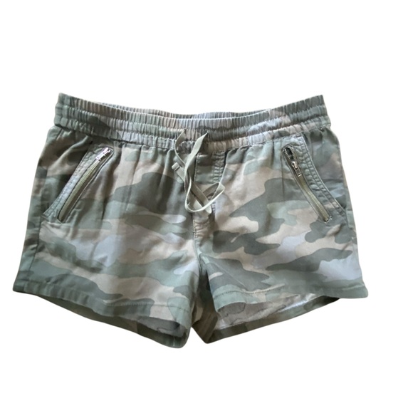 Garage Pants - Garage Camo shorts M
